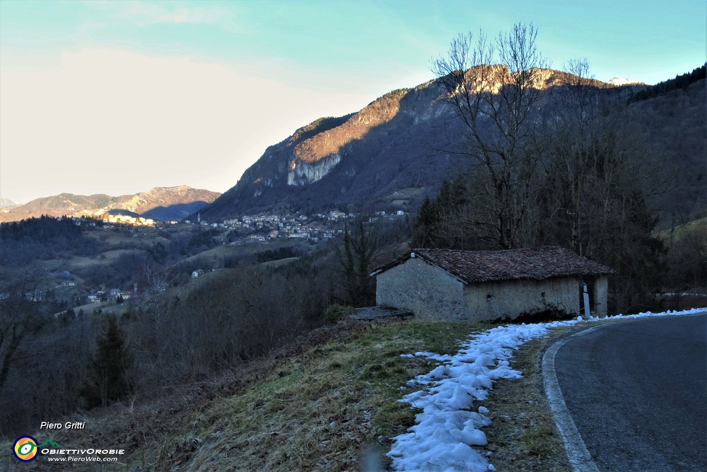 06 Avvicinamento a Cornalba con vista in Alben.JPG